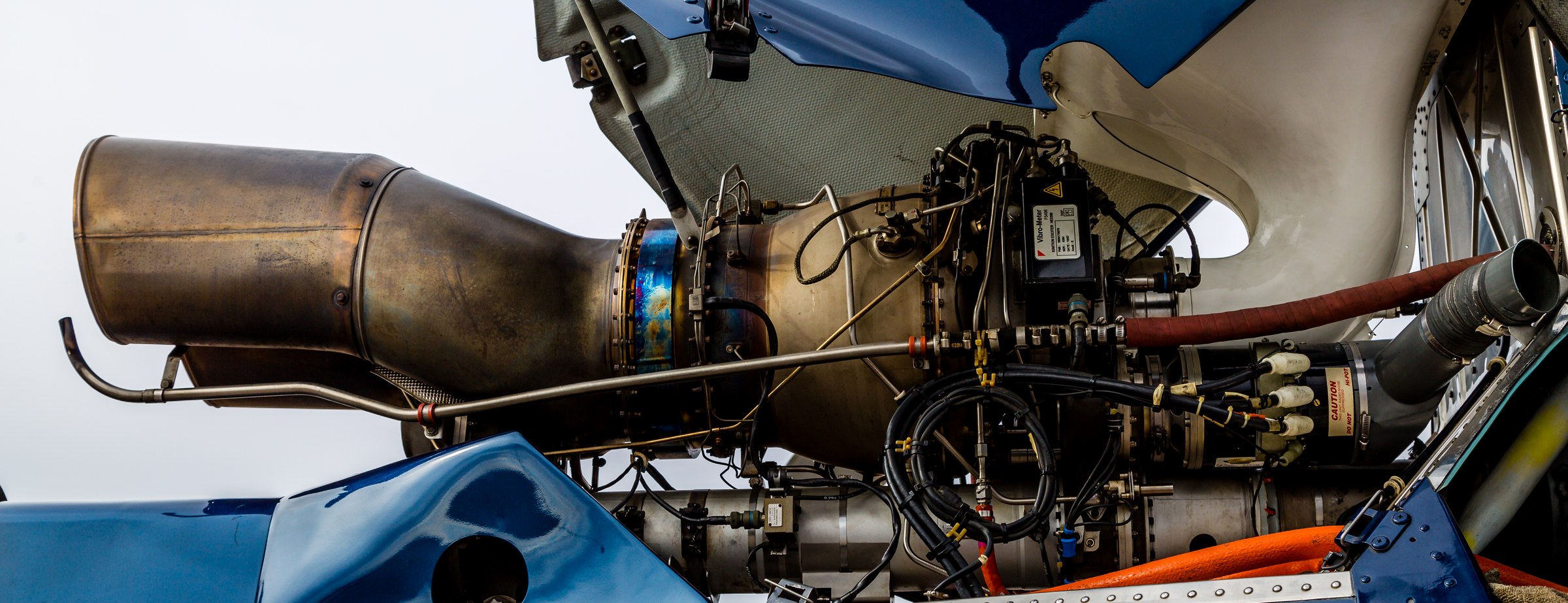 Turbine engine of a Eurocopter helicopter with the cowlings open